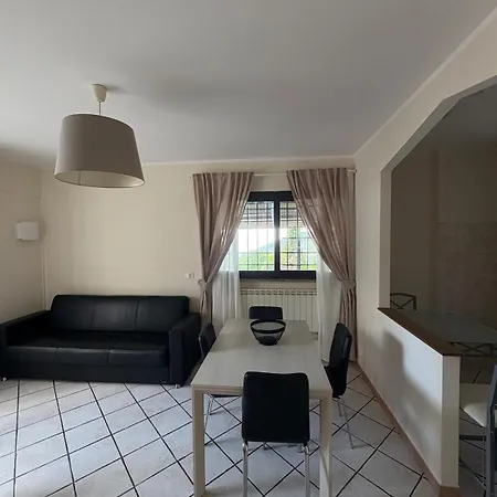 Bikes And The Sea In 아파트